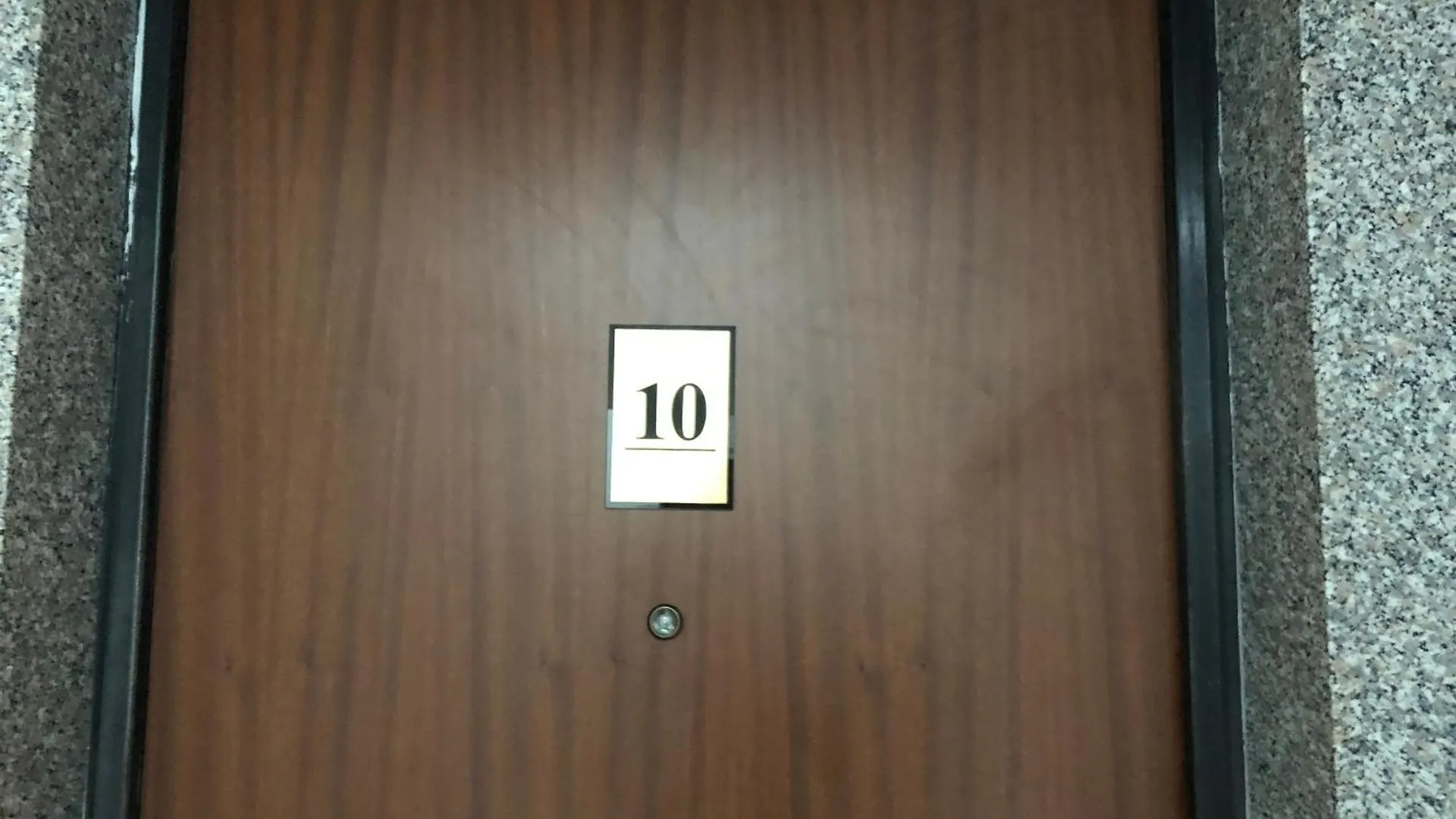 Deluxe Apartment In City Center Tirana